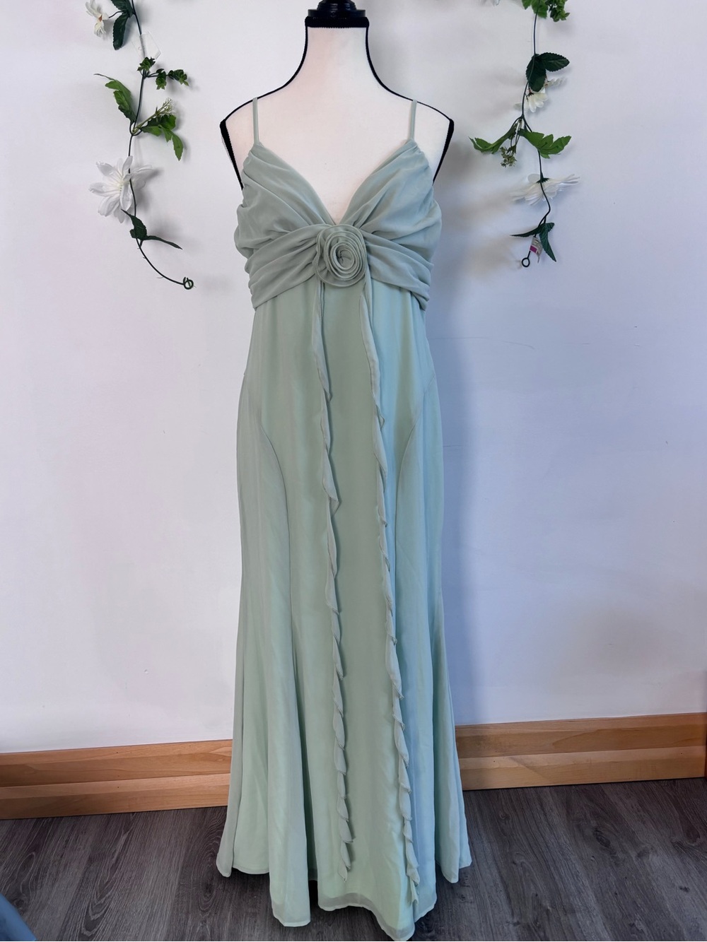 SHEIN Flowy Sage Green Spaghetti Strap Maxi Dress with Rosette Front Formal